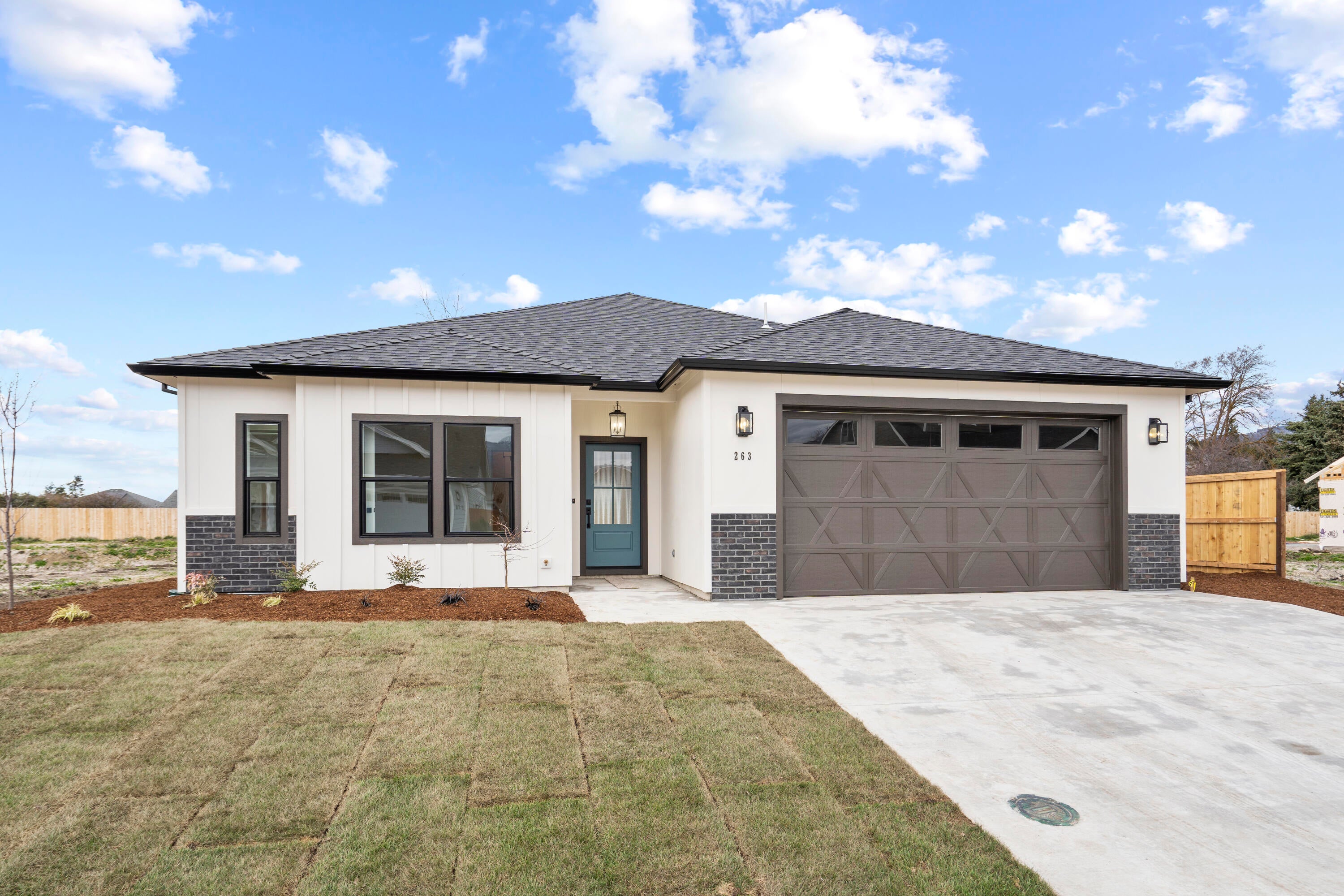 263 Samuel Lane Loop Road Phoenix, OR 97535 - Photo 1 of 31 Exterior