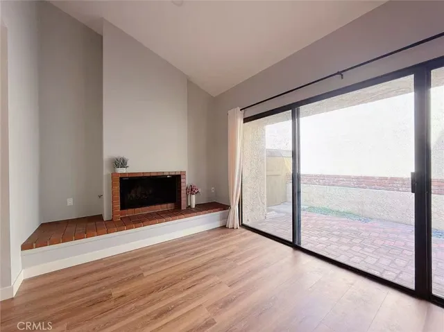 $819,000 | 239 Linwood Avenue, Unit E, Monrovia, CA 91016