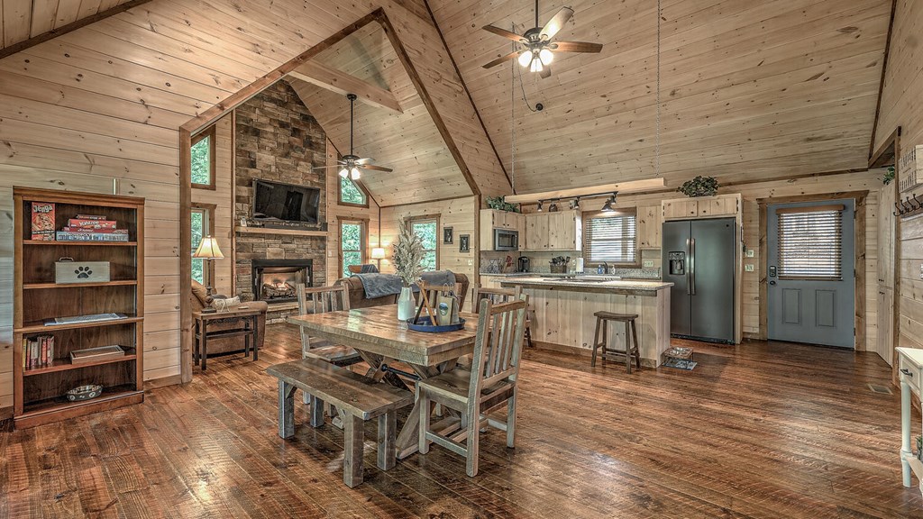 44 Windy Valley Lane Blue Ridge, GA 30513 - Photo 4 of 38 Gallery Image 4