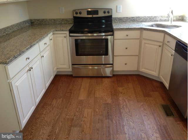 11 Leeland Road Edgewater, MD 21037 - Photo 9 of 30 Kitchen