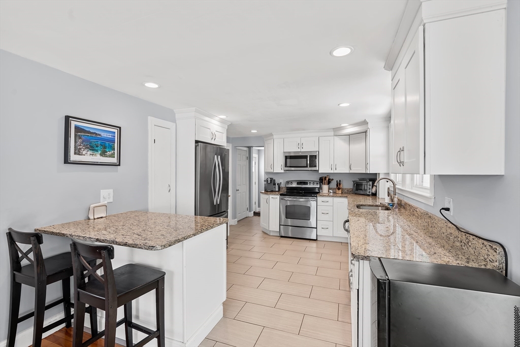 9 Chapman Road Wakefield, MA 01880 - Photo 6 of 34