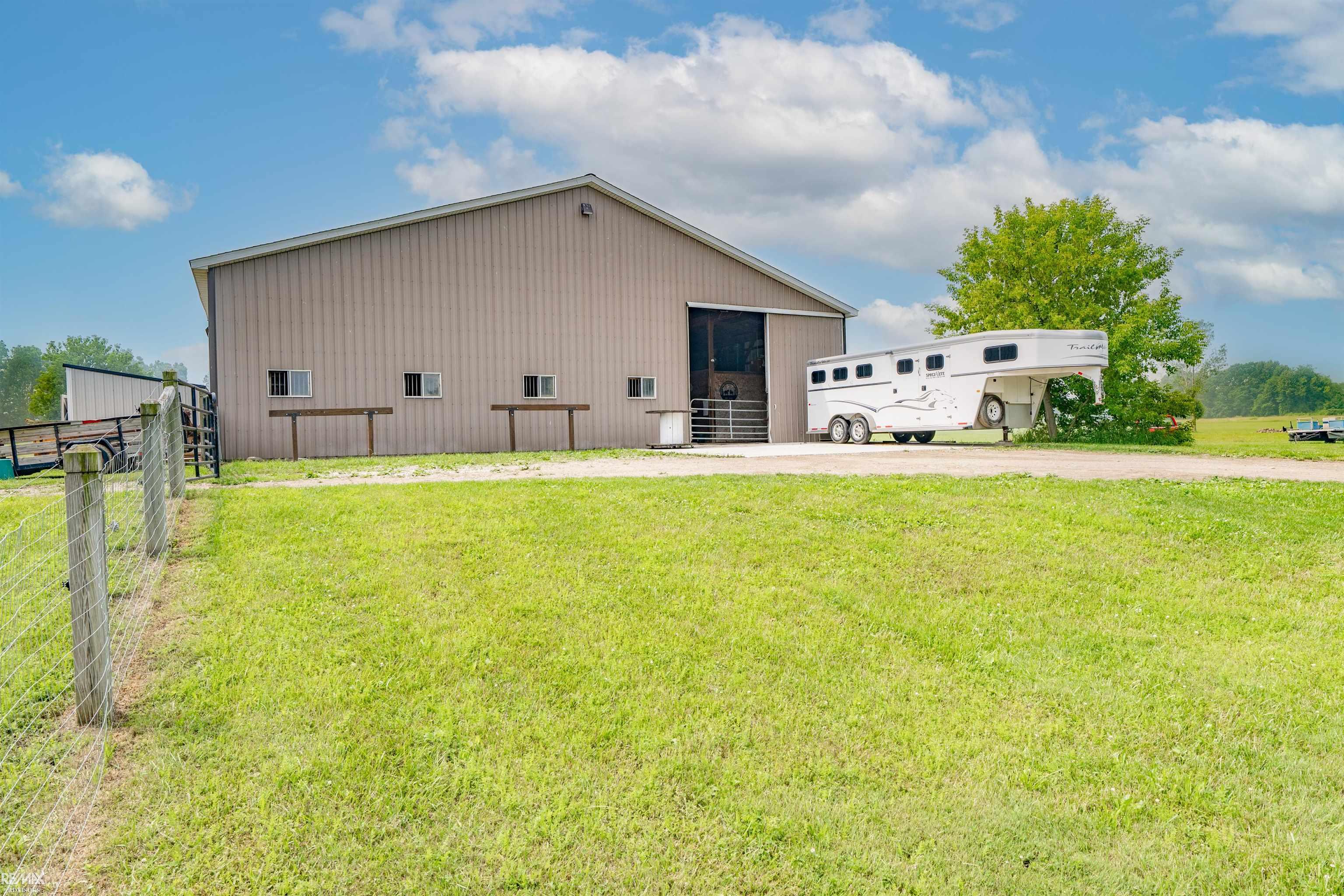 4377 Genesee Road Lapeer, MI 48446 - Photo 12 of 45 50113228-11.JPG