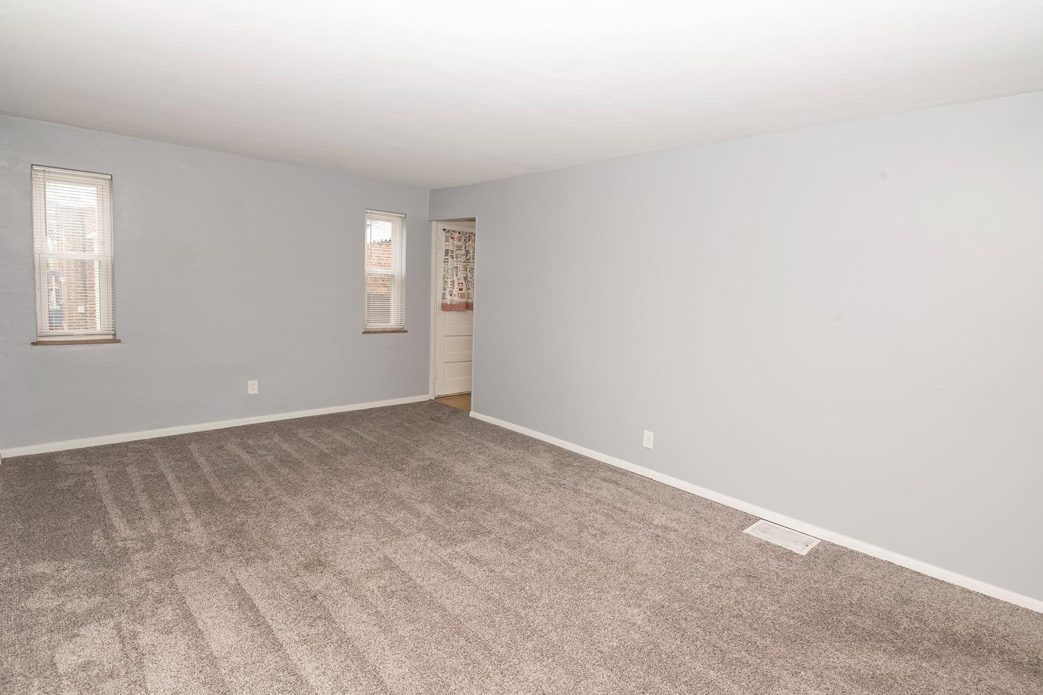 528 Roebling Road Cincinnati, OH 45238 - Photo 5 of 29