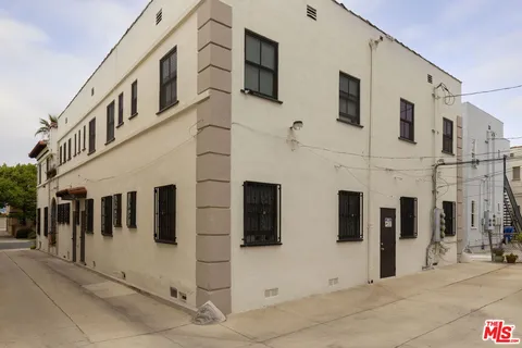 $2,000,000 | 6366 Orange Street, Los Angeles, CA 90048