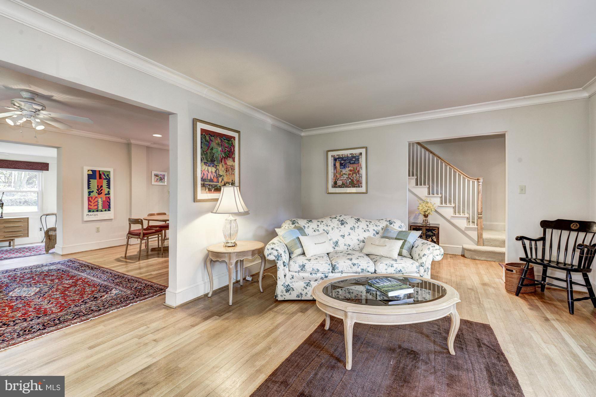 1674 Primrose Road Northwest Washington, DC 20012 - Photo 5 of 29 Living Room