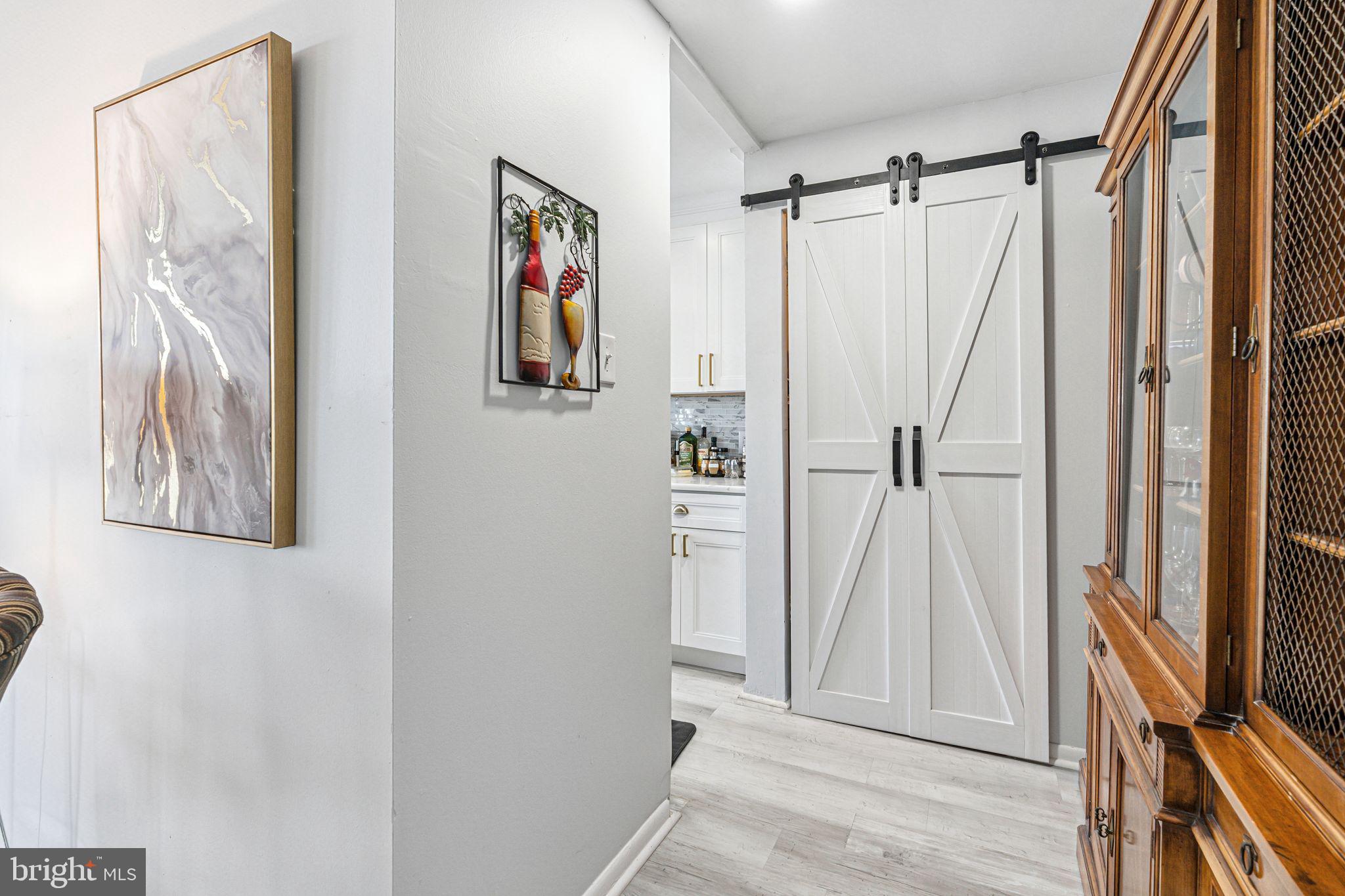3600 Conshohocken Avenue, Unit 1712 Philadelphia, PA 19131 - Photo 23 of 27 a bathroom with a shower and a tub