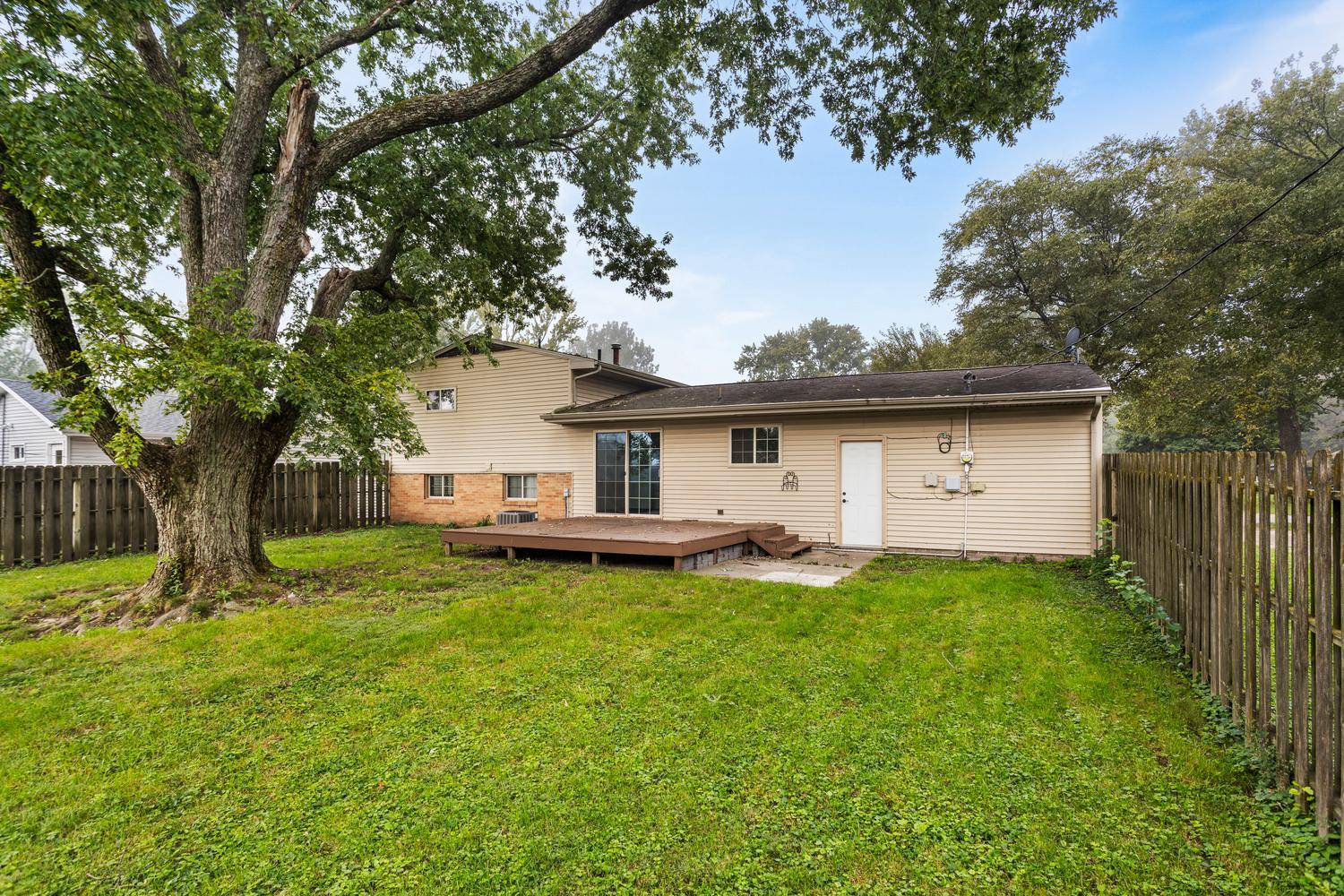 1900 Alder Lane Champaign, IL 61821 - Photo 25 of 26 Gallery Image 25