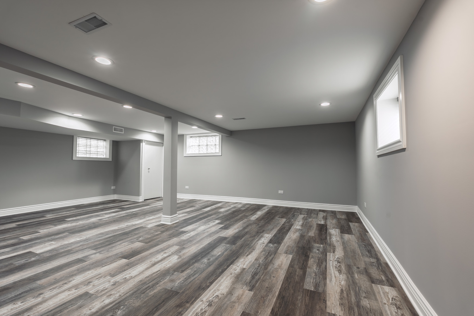 2252 Northgate Avenue North Riverside, IL 60546 - Photo 33 of 46 a view of an empty room and window