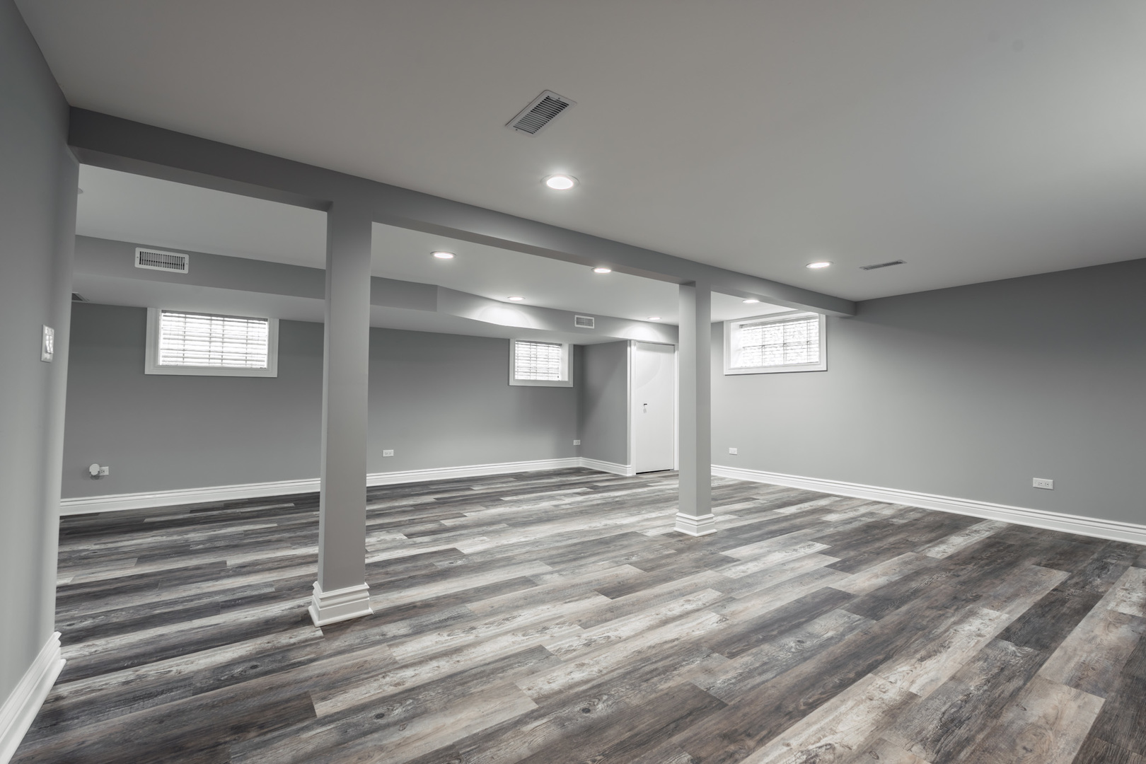 2252 Northgate Avenue North Riverside, IL 60546 - Photo 34 of 46 a view of an empty room and window