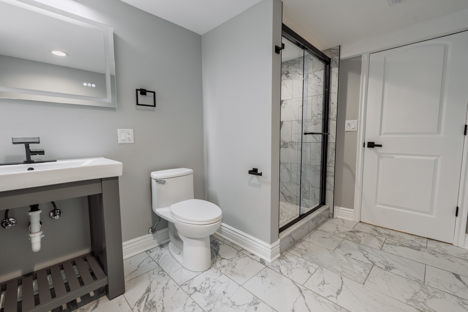 2252 Northgate Avenue North Riverside, IL 60546 - Photo 37 of 46 a bathroom with a sink toilet and shower