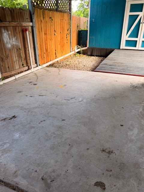 7422 Greenstone Street Houston, TX 77087 - Photo 11 of 15 a view of backyard with window