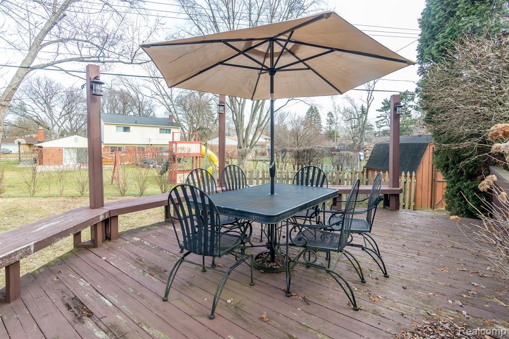 28556 Westerleigh Road Farmington Hills, MI 48334 - Photo 19 of 22