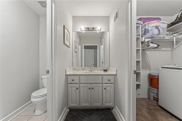 $750,000 | 16620 Birch Street, Overland Park, KS 66085