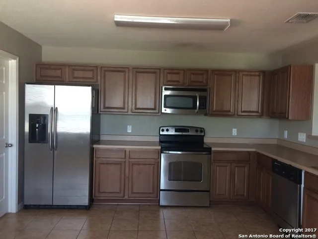 $1,550 | 10103 Margarita Hill, Converse, TX 78109