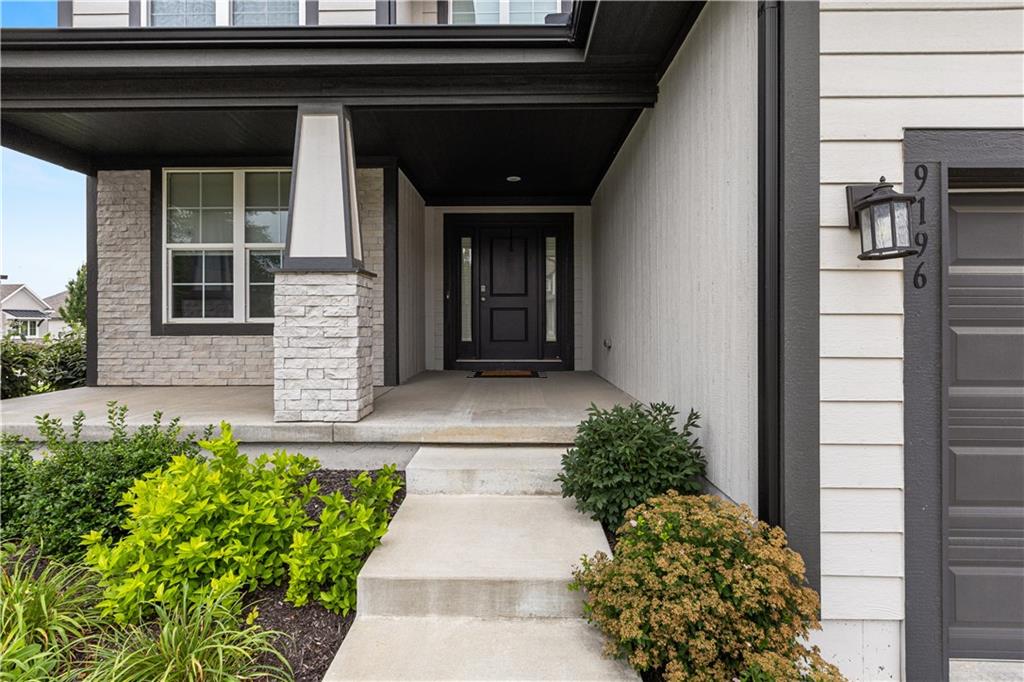 9196 Green Road Lenexa, KS 66227 - Photo 2 of 56