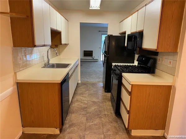 $2,650 | 100 Hillside Drive, Unit G8, Middletown, NY 10941