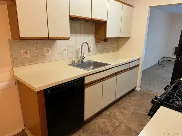 $2,650 | 100 Hillside Drive, Unit G8, Middletown, NY 10941