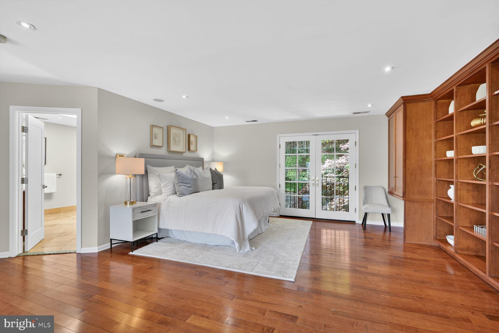 2828 Ellicott Street Northwest Washington, DC 20008 - Photo 15 of 58