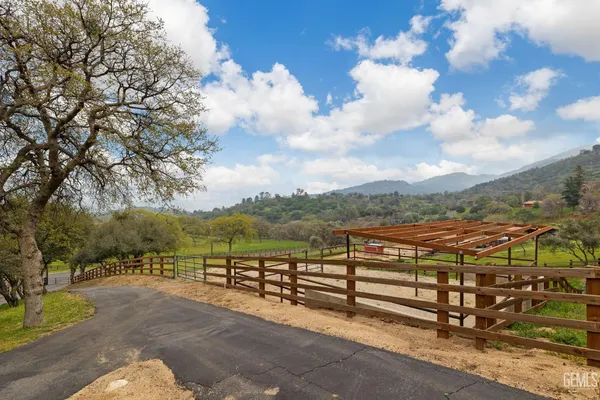 $749,900 | Undisclosed Address, Keene, CA 93531