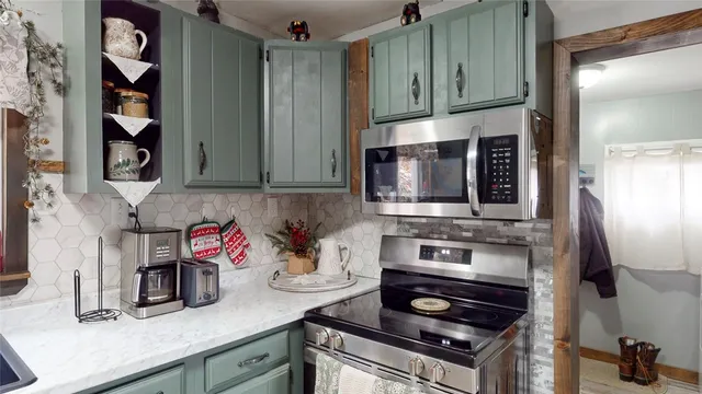 $159,900 | 10237-41 Oakwood Drive, Painted Post, NY 14870