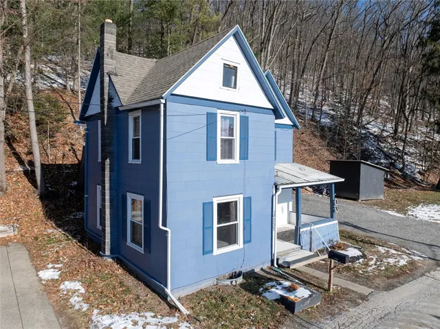 $159,900 | 10237-41 Oakwood Drive, Painted Post, NY 14870