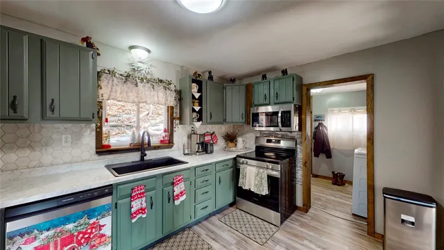 $159,900 | 10237-41 Oakwood Drive, Painted Post, NY 14870