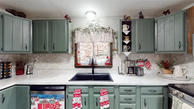 $159,900 | 10237-41 Oakwood Drive, Painted Post, NY 14870