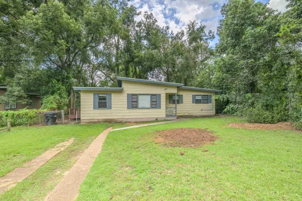 $2,000 | 1637 Atkamire Drive, Tallahassee, FL 32304