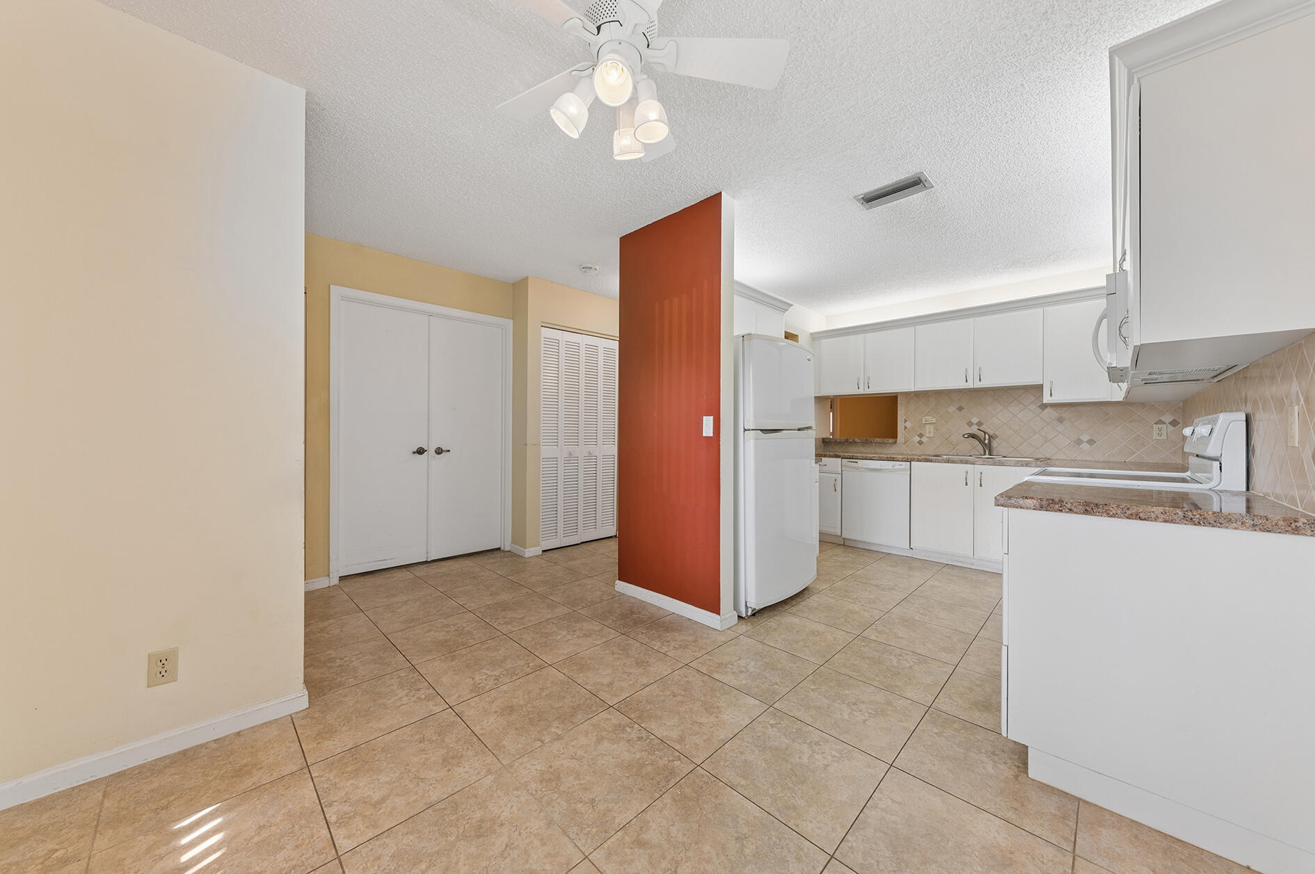 10197 Kinswood Road Boynton Beach, FL 33437 - Photo 2 of 15 Kitchen