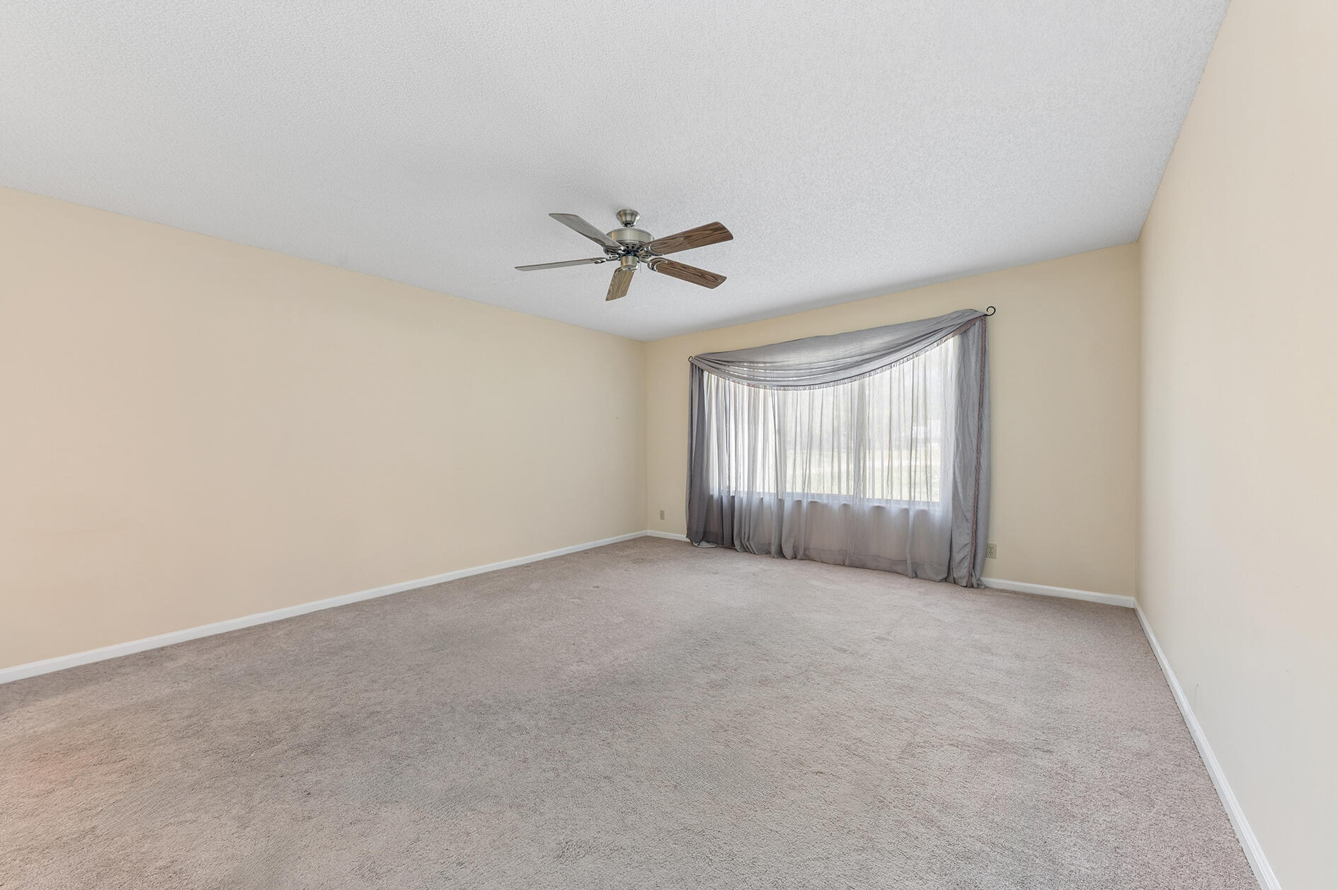 10197 Kinswood Road Boynton Beach, FL 33437 - Photo 9 of 15 Primary Bedroom