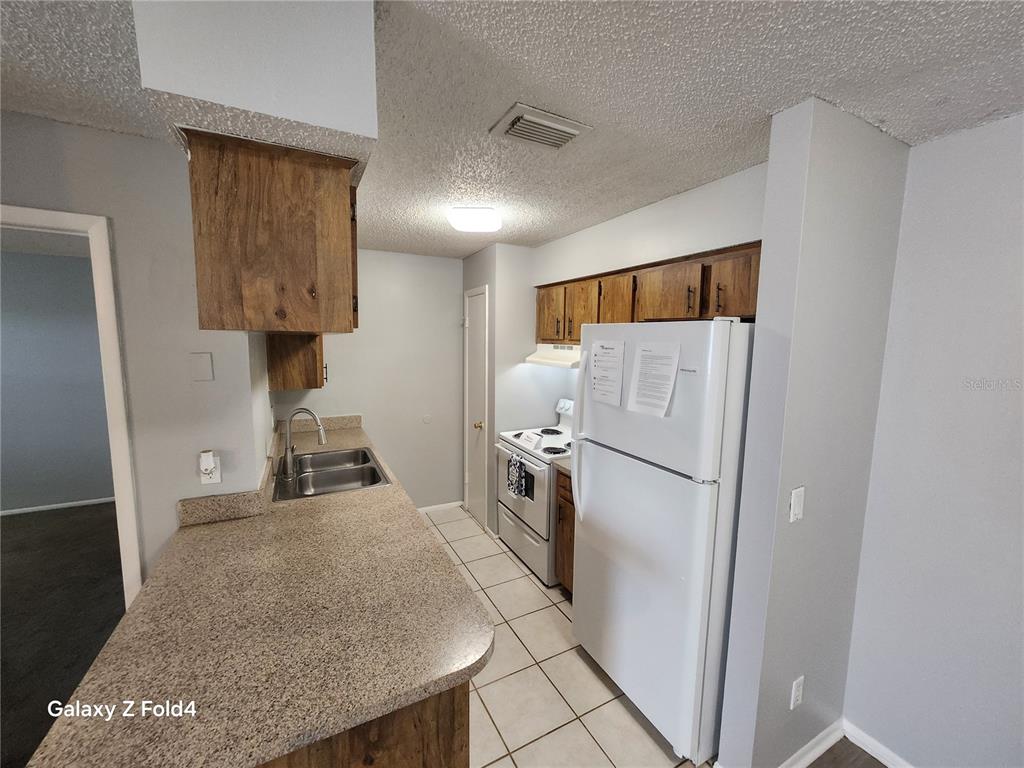 564 Golden Raintree Place, Unit 564 Brandon, FL 33510 - Photo 6 of 14
