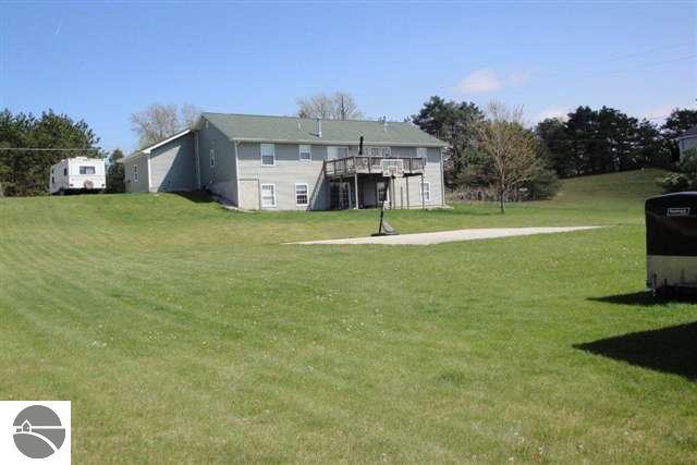 1375 Bass Lake Road Traverse City, MI 49685 - Photo 4 of 18 1733051-3.JPG