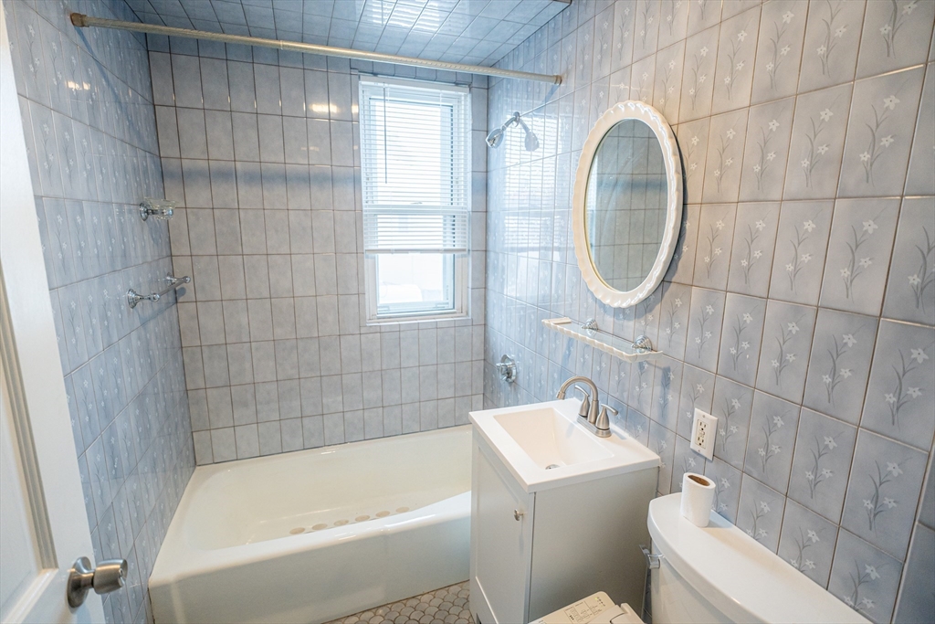 20 Breed Street, Unit 3 Boston, MA 02128 - Photo 4 of 9