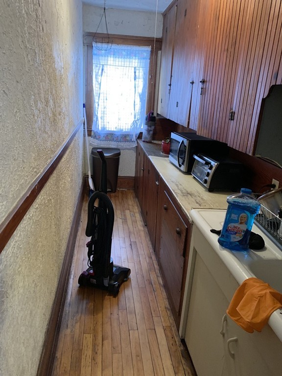 40 Hitchcock Road Worcester, MA 01603 - Photo 5 of 24