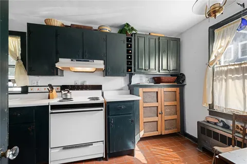 $1,195,000 | 23 Willow Street, Newport, RI 02840