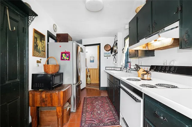 $1,195,000 | 23 Willow Street, Newport, RI 02840