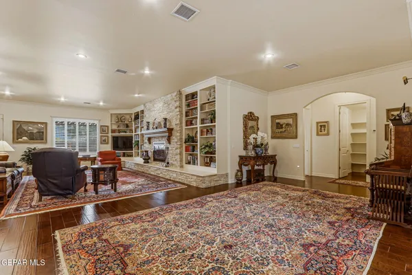 $910,000 | 5018 Columbine Street, El Paso, TX 79922