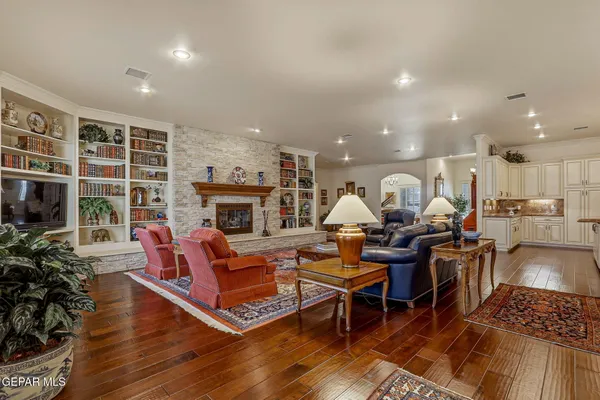 $910,000 | 5018 Columbine Street, El Paso, TX 79922