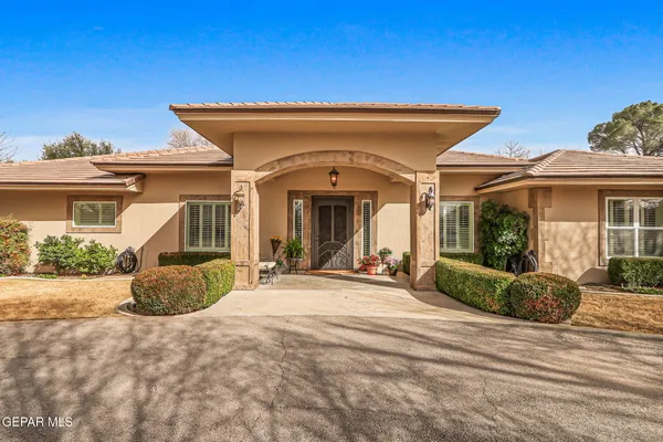 $910,000 | 5018 Columbine Street, El Paso, TX 79922