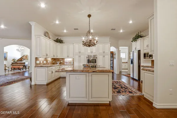 $910,000 | 5018 Columbine Street, El Paso, TX 79922