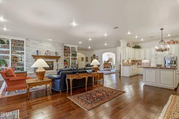 $910,000 | 5018 Columbine Street, El Paso, TX 79922