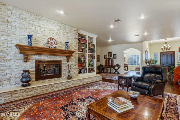 $910,000 | 5018 Columbine Street, El Paso, TX 79922