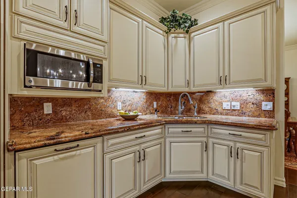 $910,000 | 5018 Columbine Street, El Paso, TX 79922