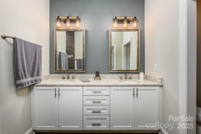 $800,000 | 16215 Lakeside Loop Lane, Cornelius, NC 28031