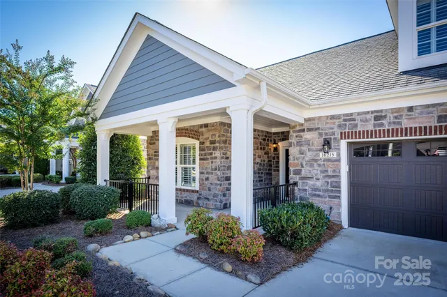 $800,000 | 16215 Lakeside Loop Lane, Cornelius, NC 28031