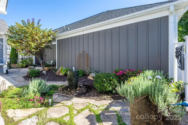 $800,000 | 16215 Lakeside Loop Lane, Cornelius, NC 28031