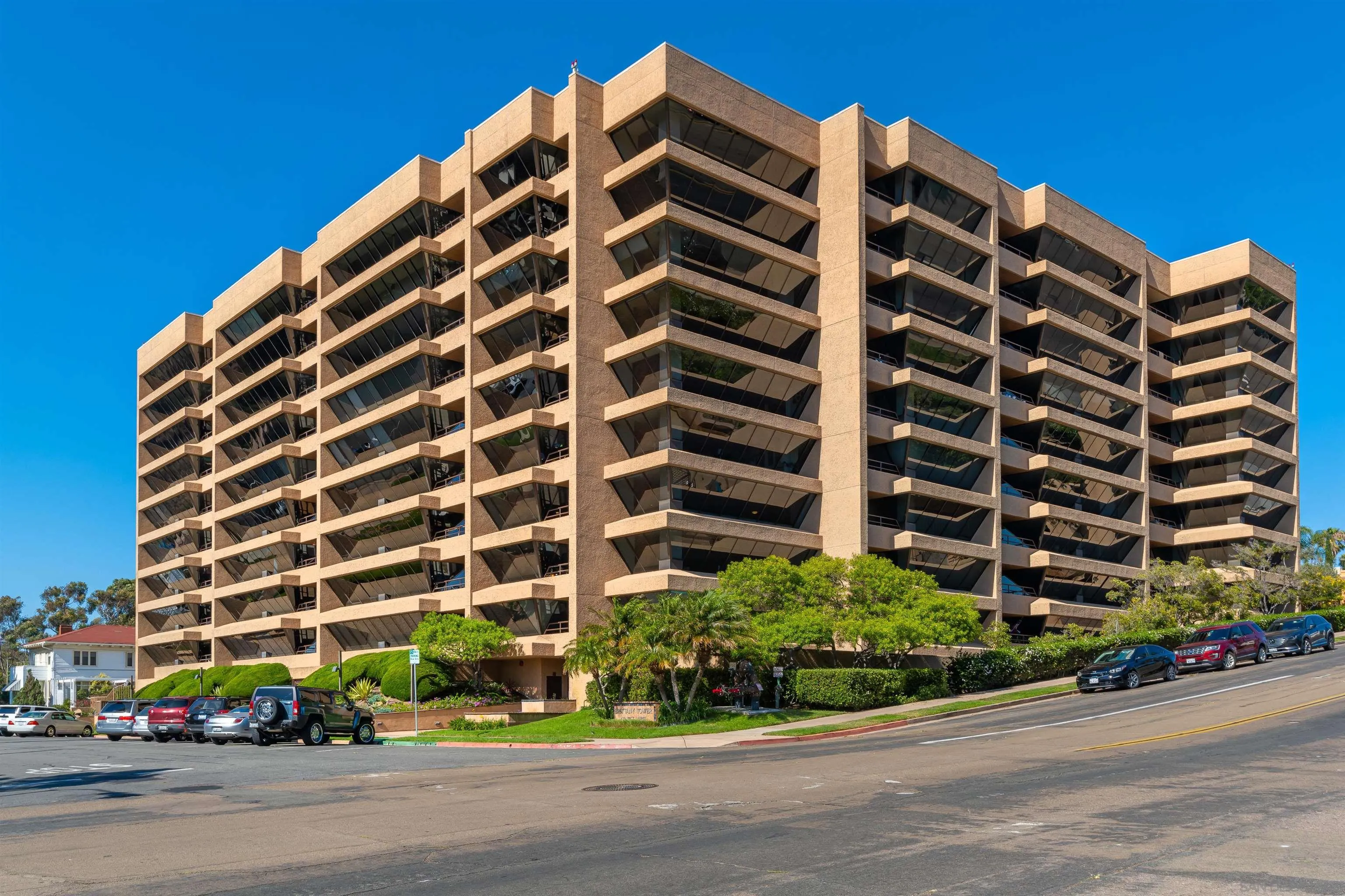 230 West Laurel Street, Unit 1001 San Diego, CA 92101 - Photo 30 of 44 a front view of a building