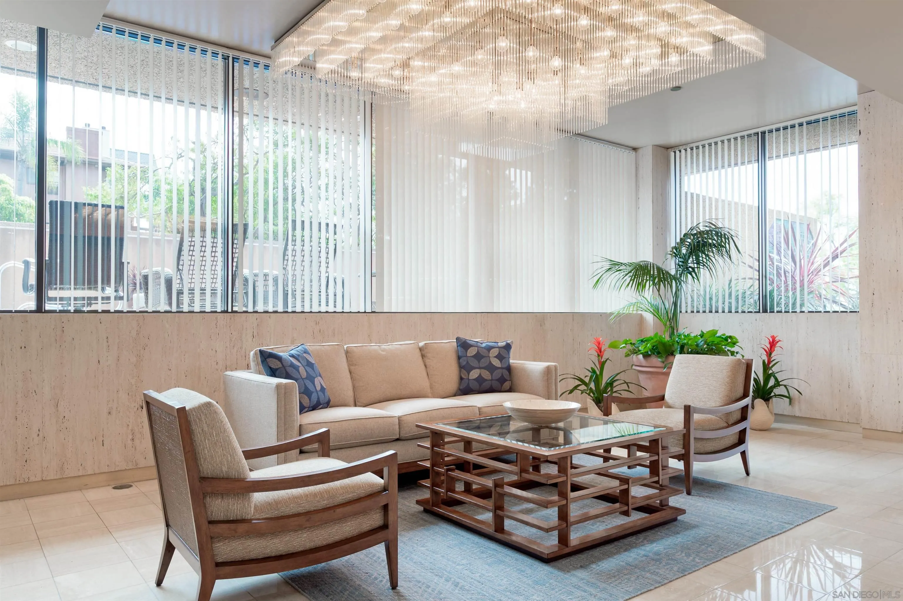 230 West Laurel Street, Unit 1001 San Diego, CA 92101 - Photo 36 of 44 a living room with furniture and a large window