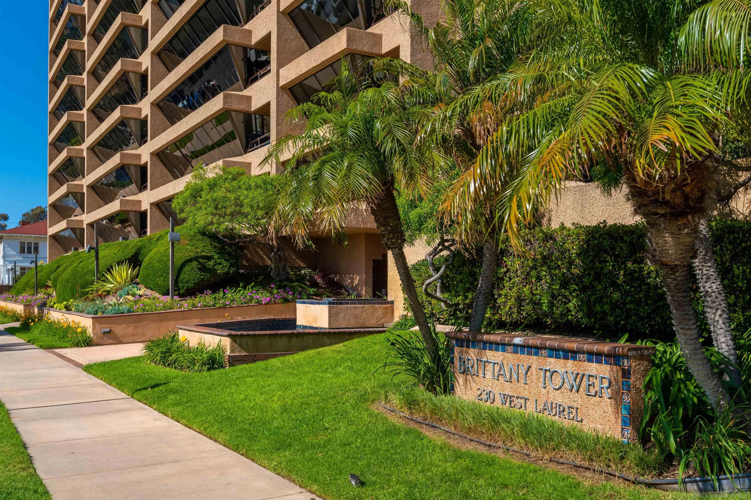 230 West Laurel Street, Unit 1001 San Diego, CA 92101 - Photo 41 of 44 a view of a sign in front of a building