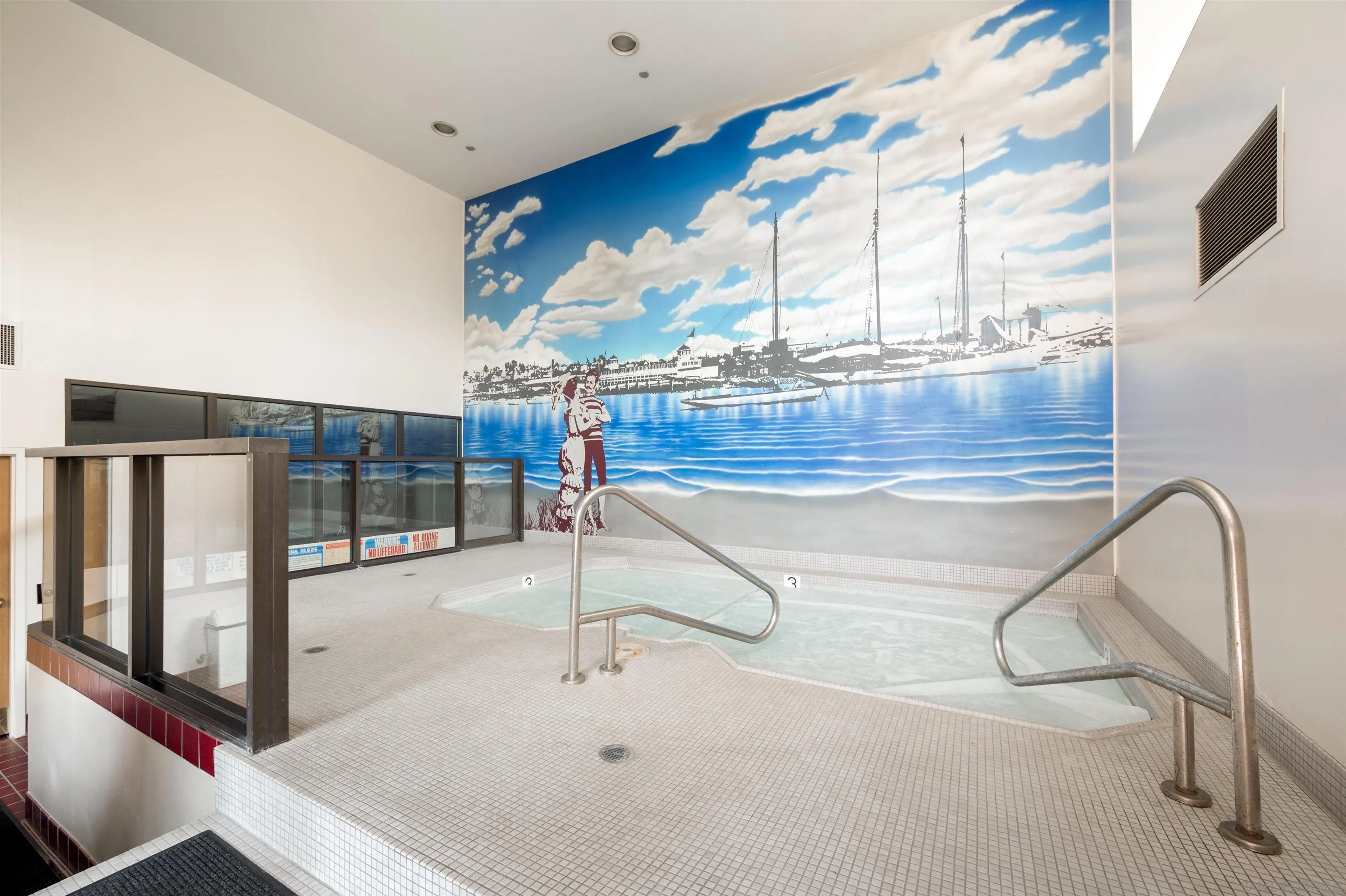 230 West Laurel Street, Unit 1001 San Diego, CA 92101 - Photo 42 of 44 a view of entryway and hall with wooden floor